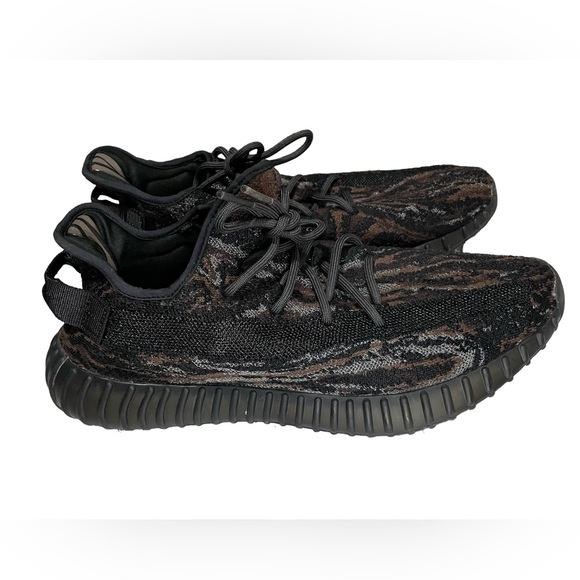 Adidas Yeezy size 11.5 used excellent condition,, no insoles - Picture 2 of 6